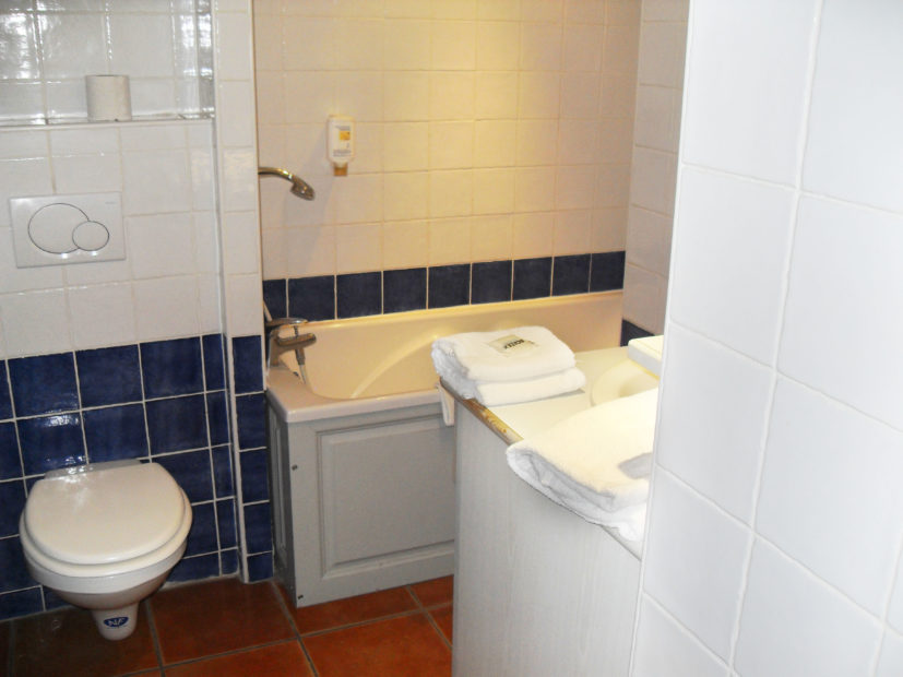 Studio supérieur Victoria Garden Appart hôtel La Ciotat - salle de bain