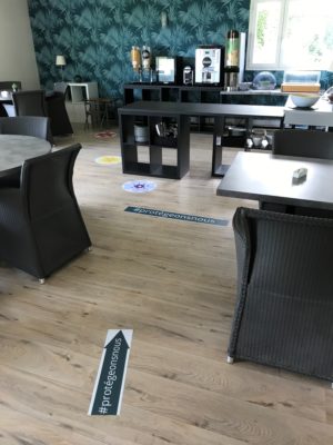 Salle de petit déjeuner - Appart'hôtel Victoria Garden